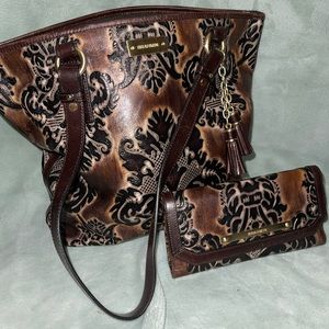 BRAHMIN TOTE W/ MATCHING WALLET